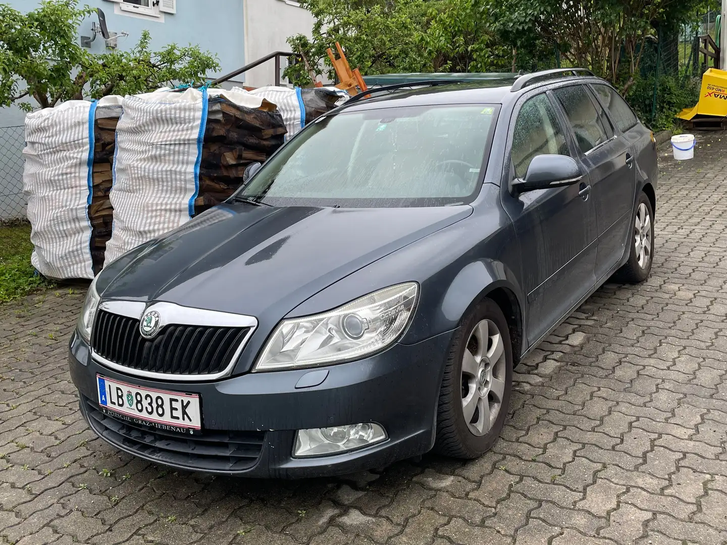 Skoda Octavia Combi 2,0 Elegance TDI PD DPF Grau - 1