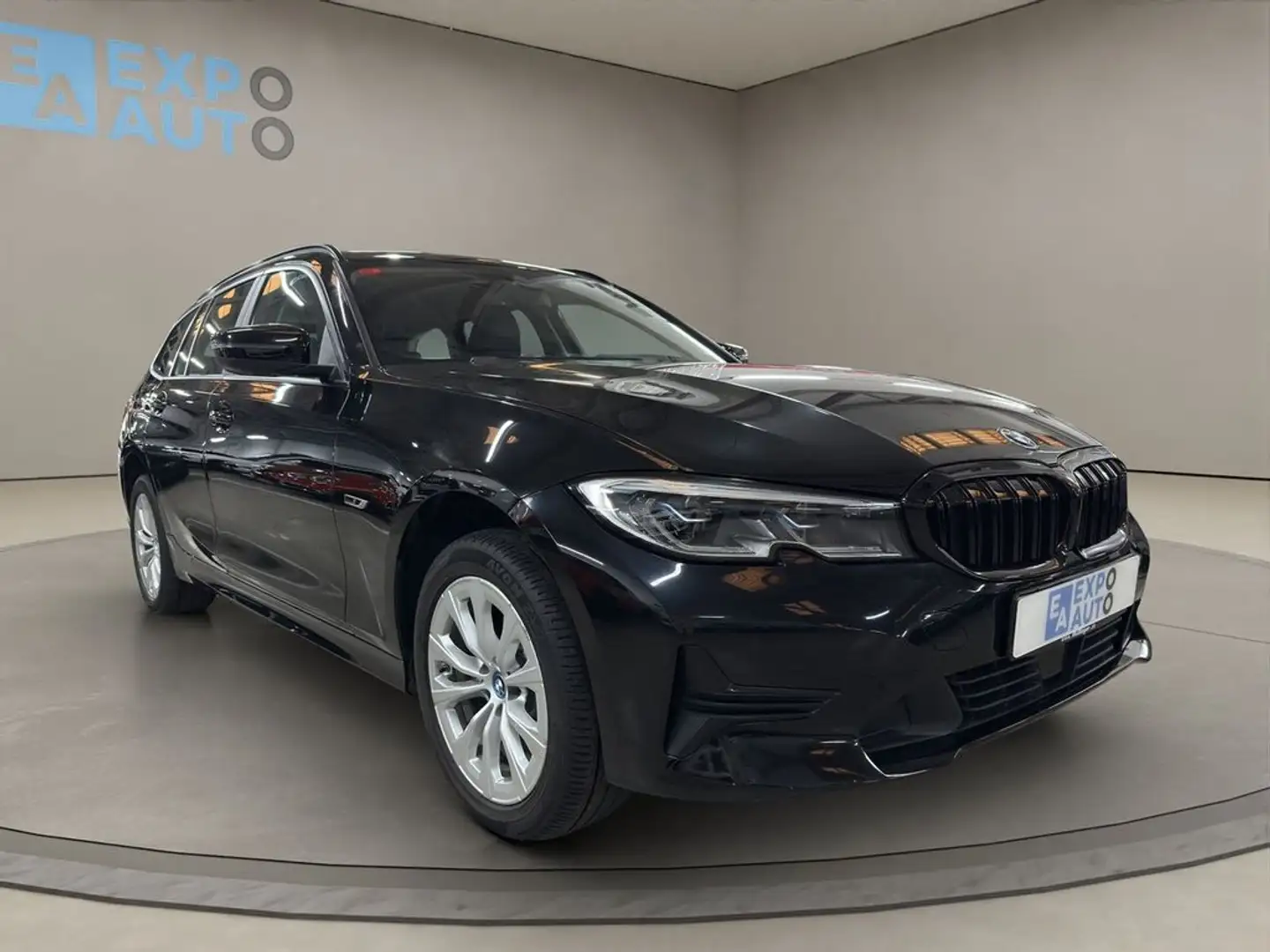 BMW Active Hybrid 3 330e xDrive Touring Schwarz - 1