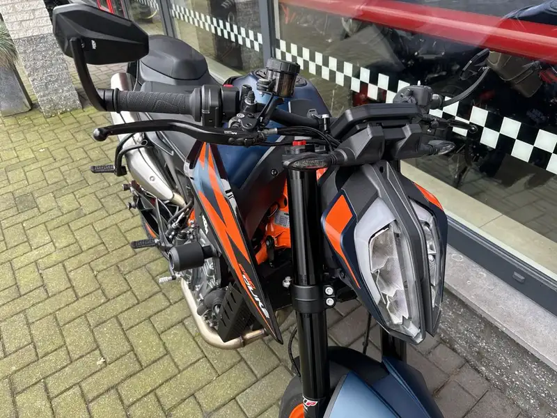 KTM 890 Duke R - foto 7