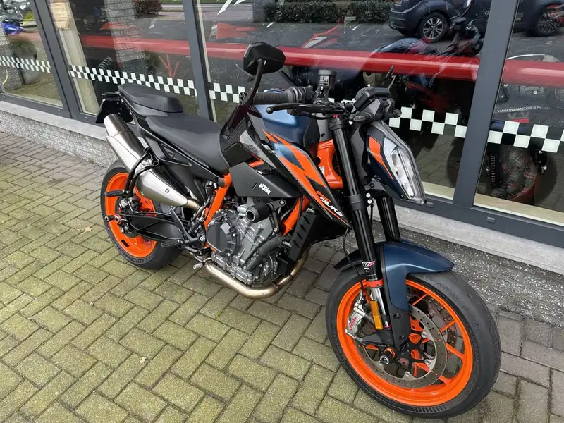 KTM 890 Duke R - foto 2