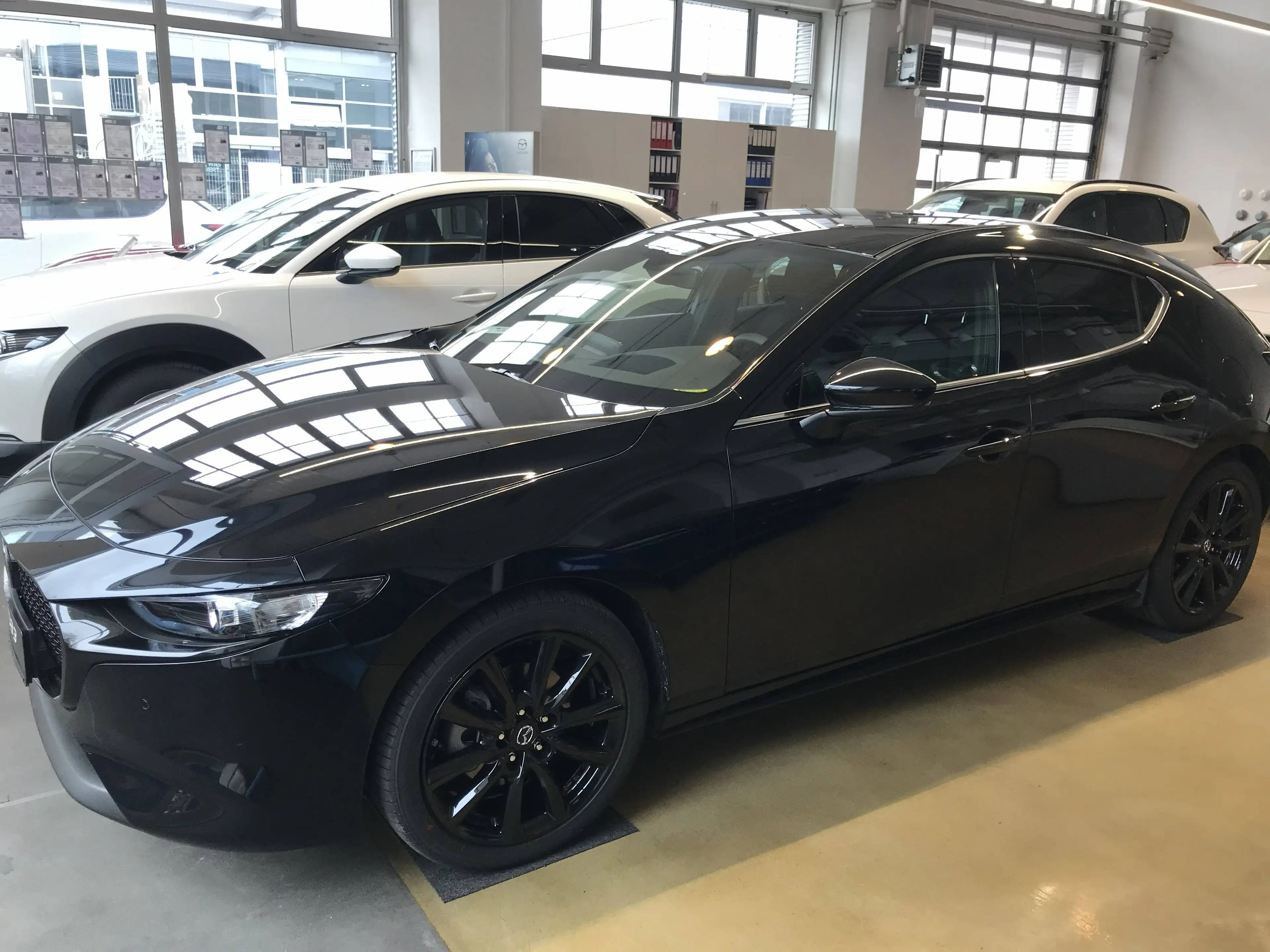Mazda 3 2.5L e-SKYACTIV G 140ps 6AT HOMURA — photo 3