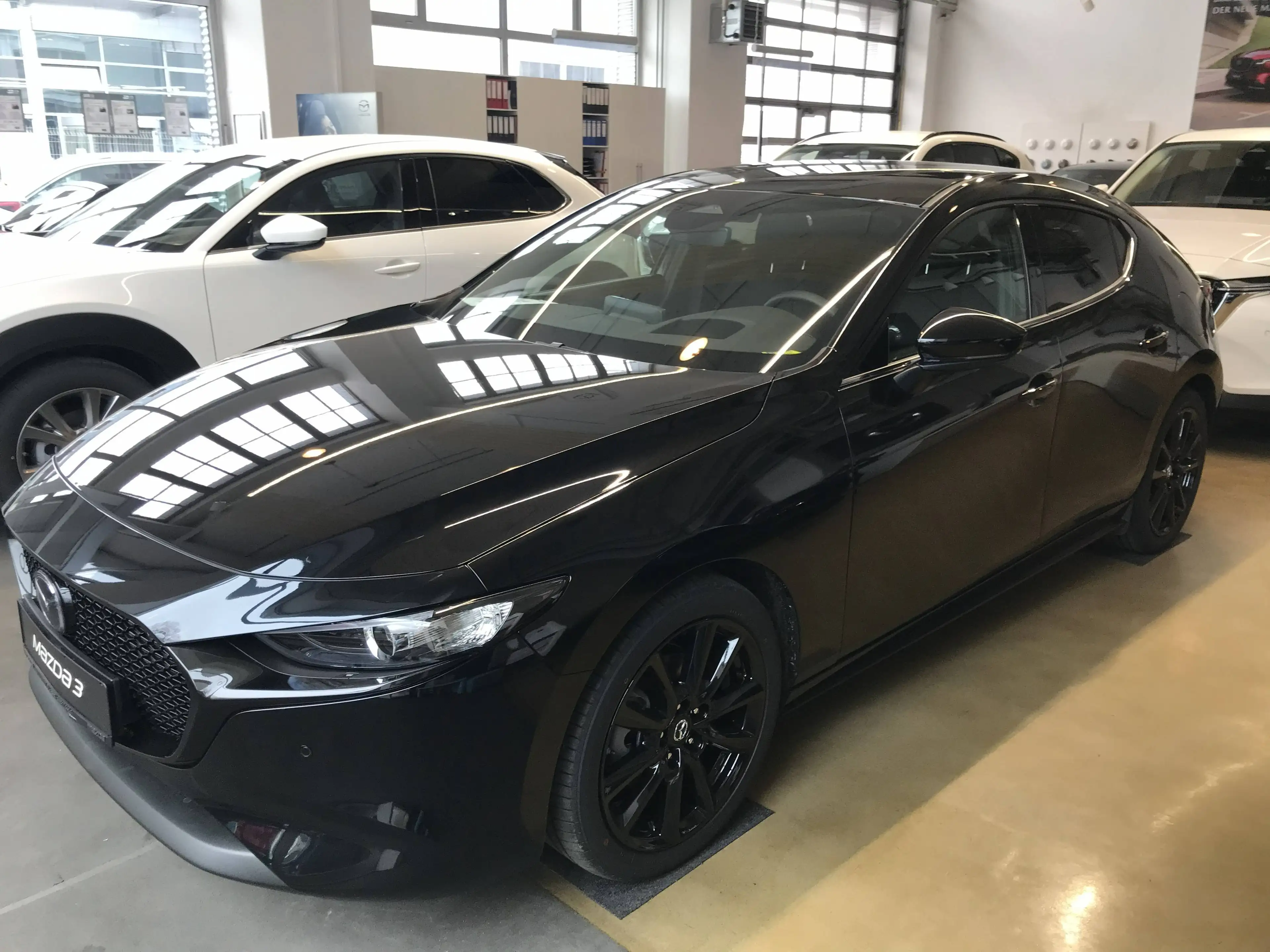 Mazda 3 2.5L e-SKYACTIV G 140ps 6AT HOMURA