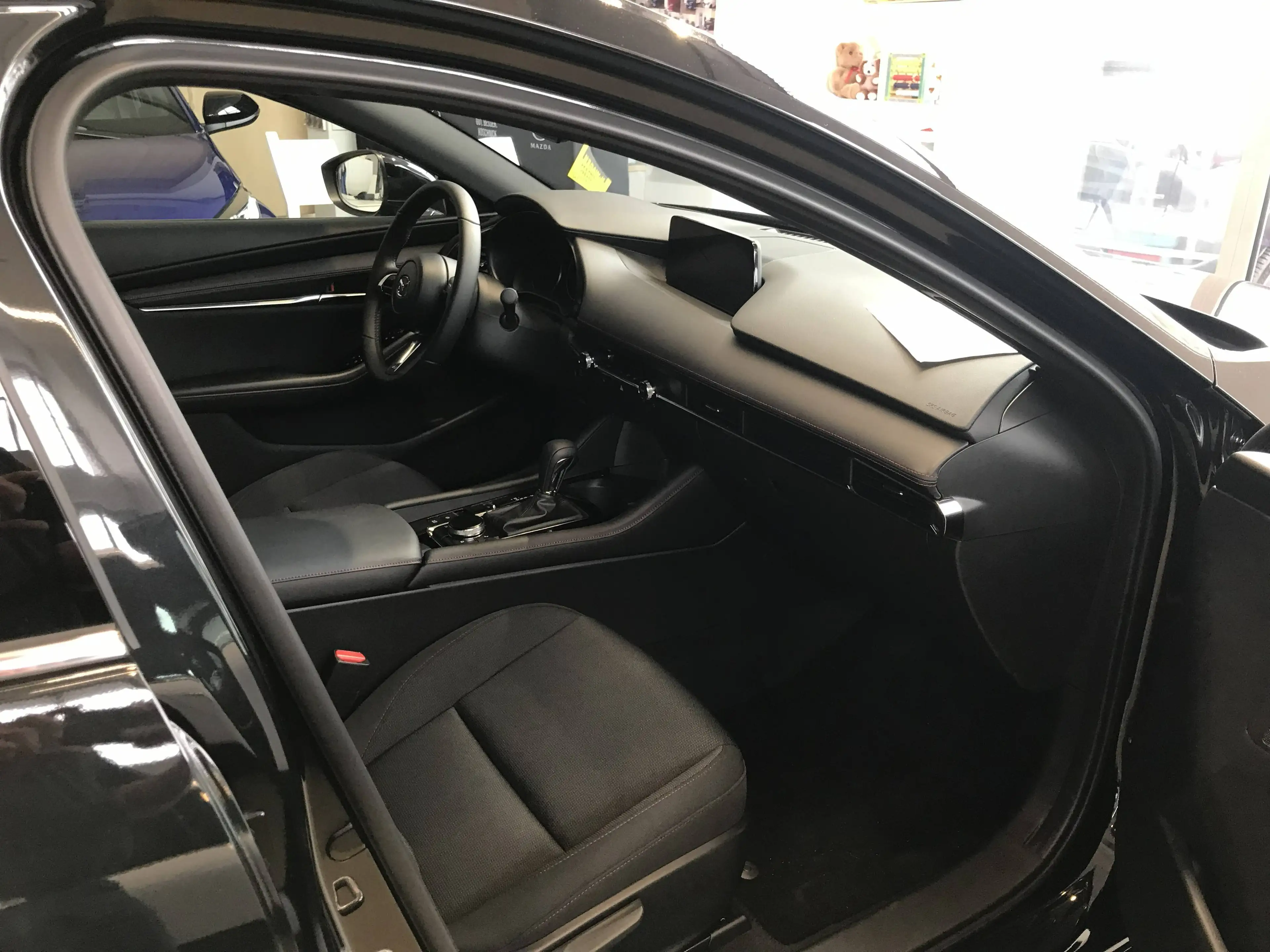 Mazda 3 2.5L e-SKYACTIV G 140ps 6AT HOMURA — photo 10