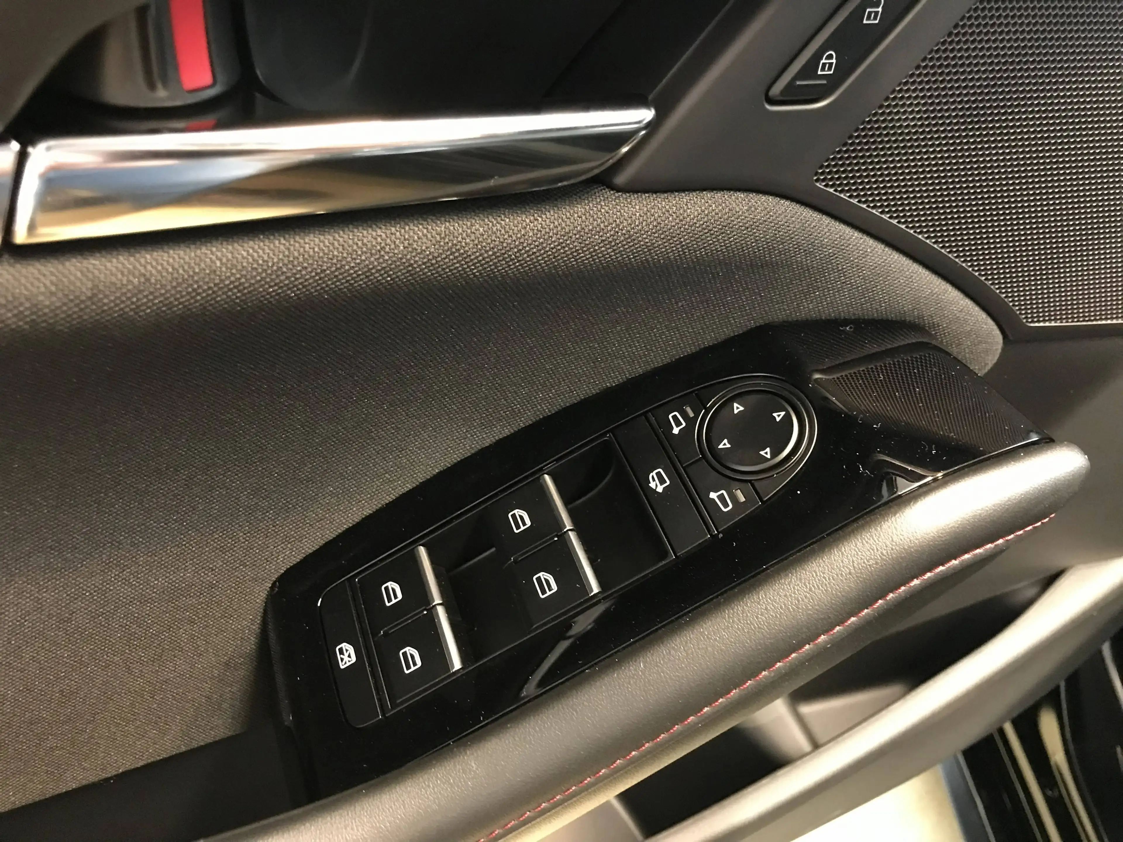Mazda 3 2.5L e-SKYACTIV G 140ps 6AT HOMURA — photo 15