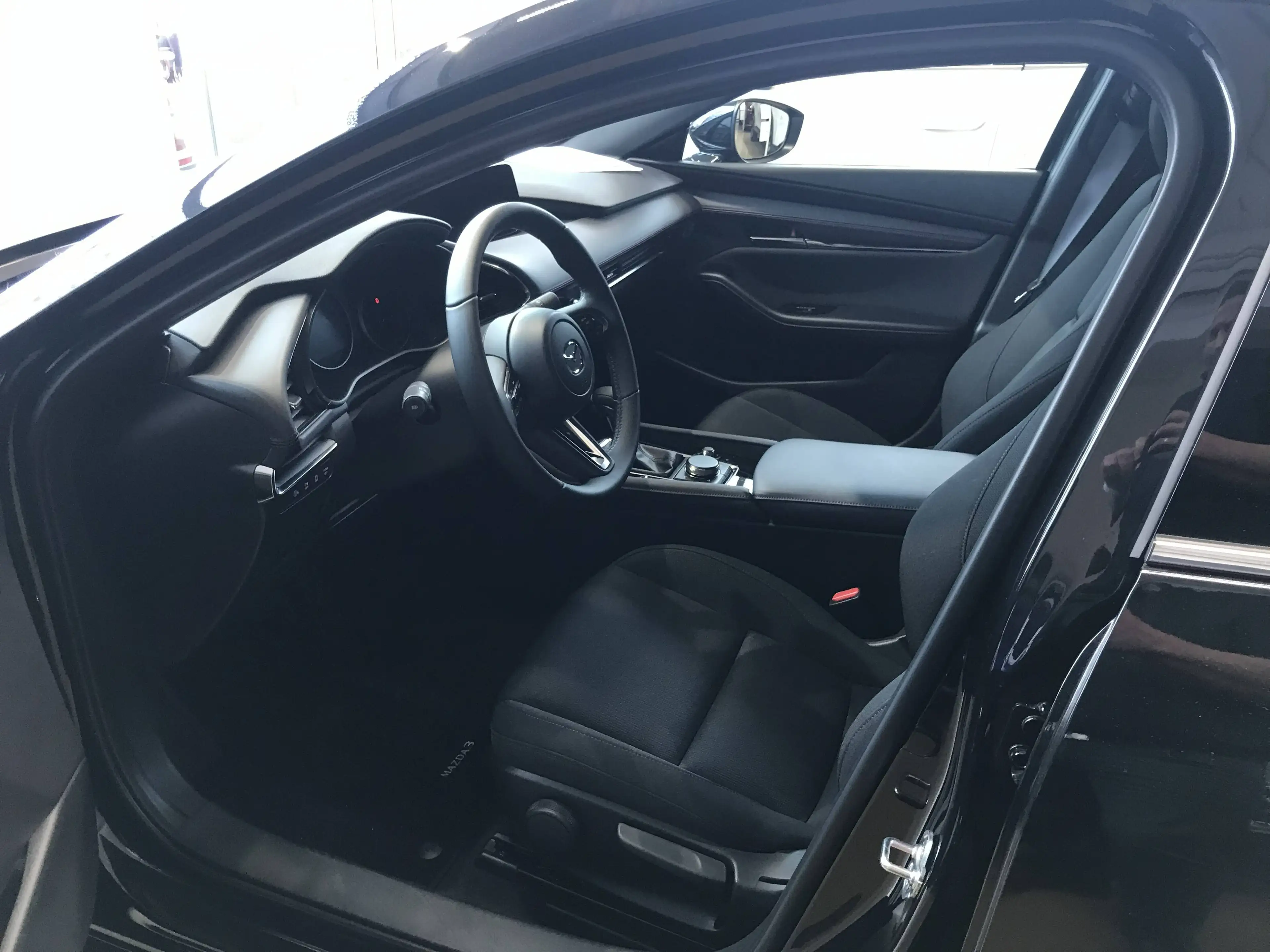 Mazda 3 2.5L e-SKYACTIV G 140ps 6AT HOMURA — photo 13