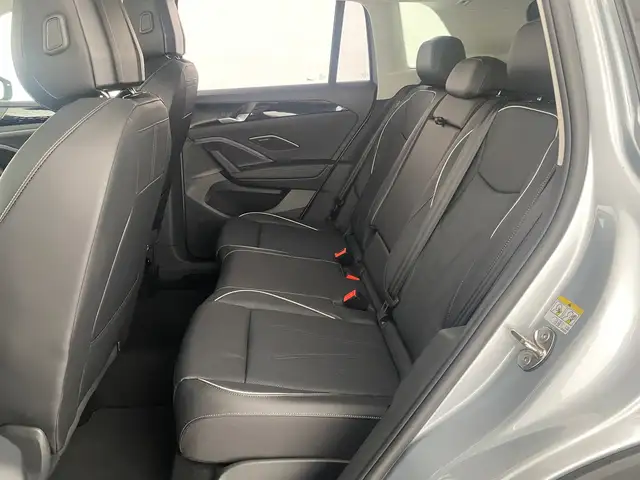 Volkswagen Tiguan view 11