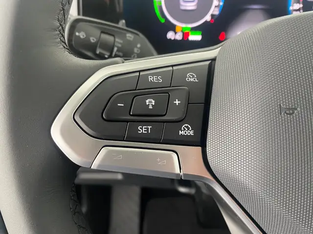 Volkswagen Tiguan view 14