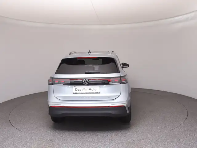 Volkswagen Tiguan view 6
