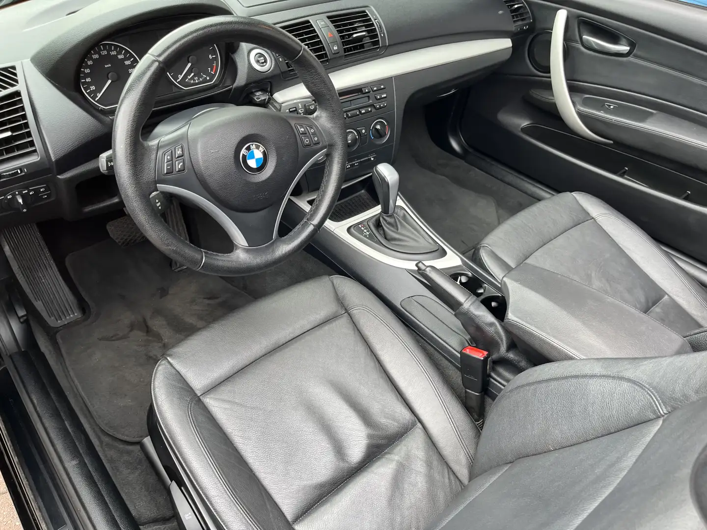 BMW 118 1-serie Cabrio 118i, leder, 18 inch lmv, airco, st Negru - 2