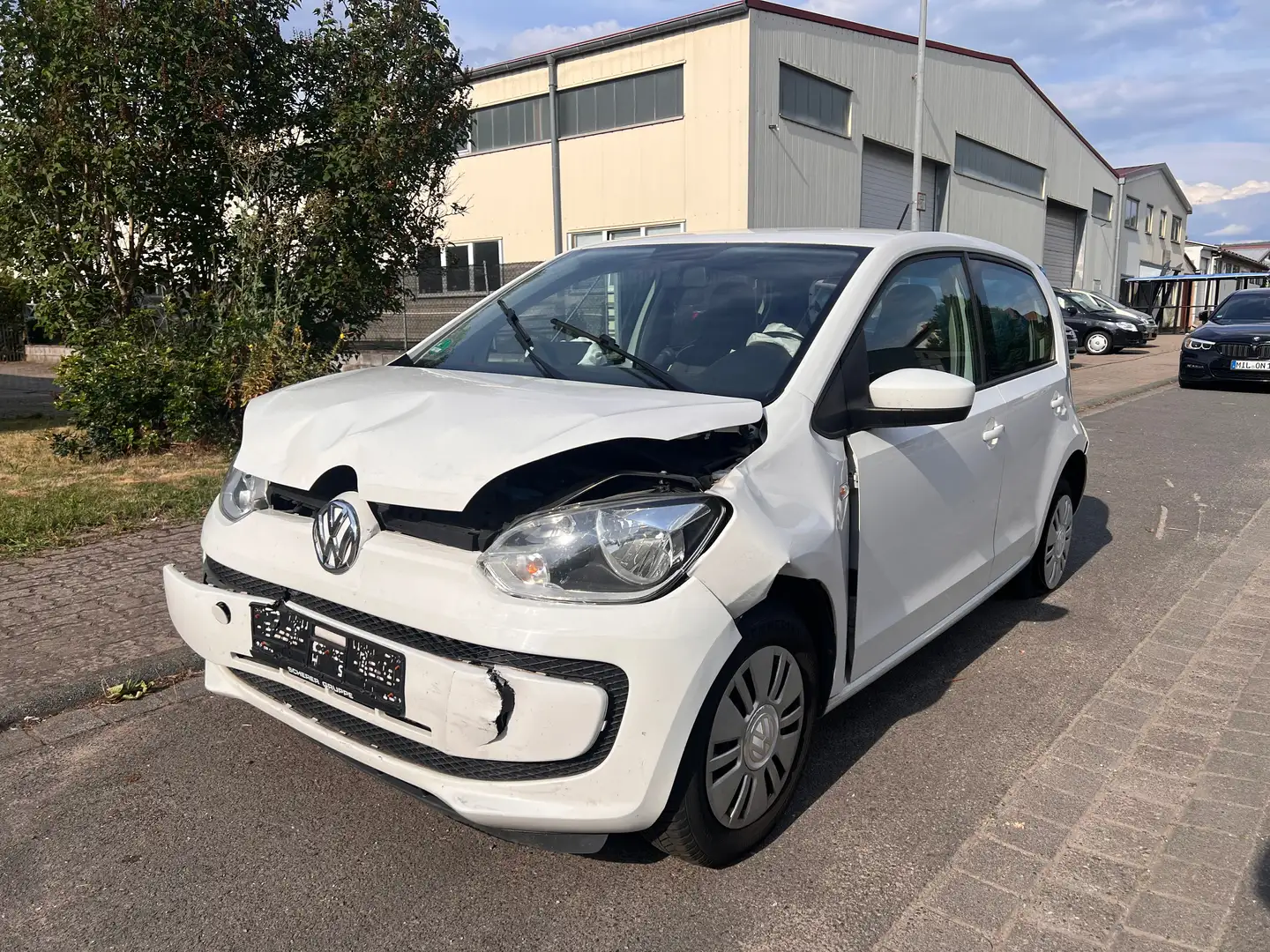Volkswagen up! 1.0 Move / TOTALSCHADEN / 2.HAND / KLIMA / SHZ / Weiß - 1