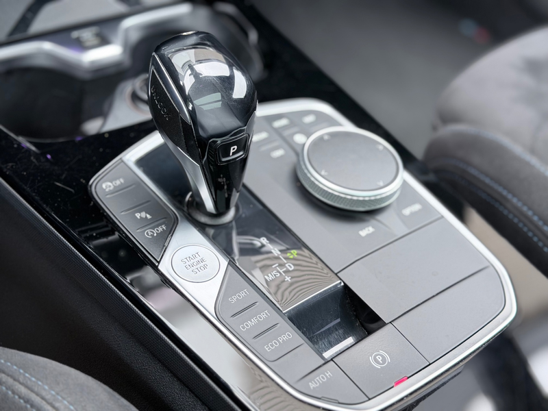 BMW 118 1-serie 118i Executive Edition Pano/Camera/HuD — photo 17