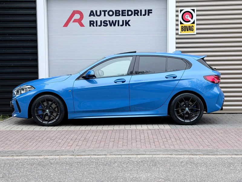 BMW 118 1-serie 118i Executive Edition Pano/Camera/HuD — photo 2