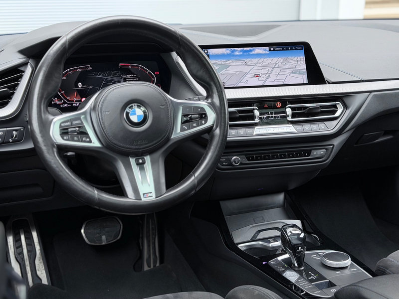 BMW 118 1-serie 118i Executive Edition Pano/Camera/HuD — photo 11