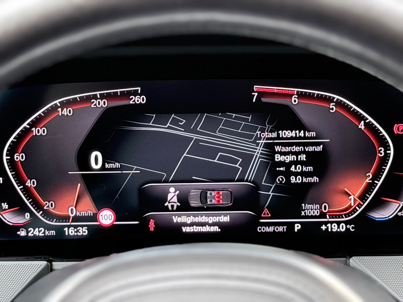 BMW 118 1-serie 118i Executive Edition Pano/Camera/HuD — photo 25