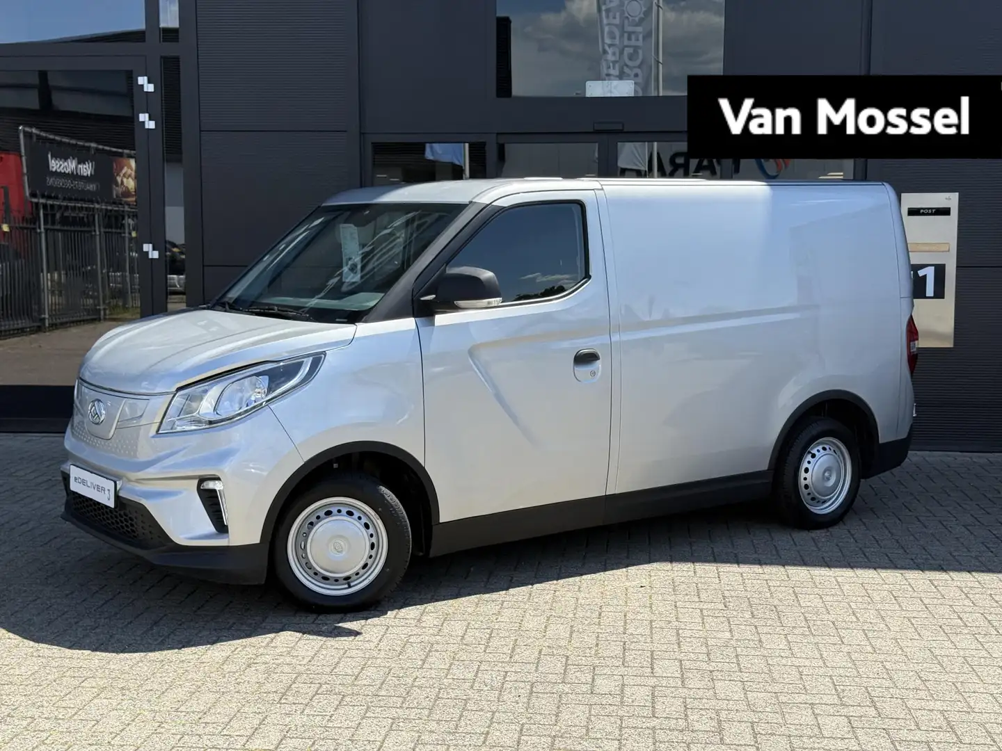 Maxus eDeliver 3 SWB | 50 KWH | L1 DEAL Zilver - 1
