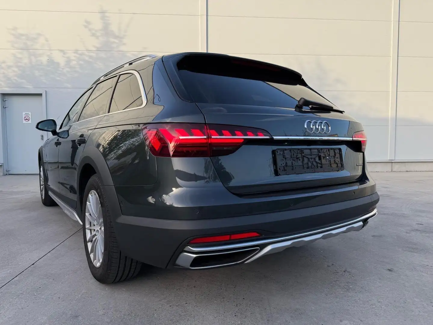 Audi A4 allroad quattro 40 2.0 TDI S tronic LED/ACC/Webasto Grau - 2