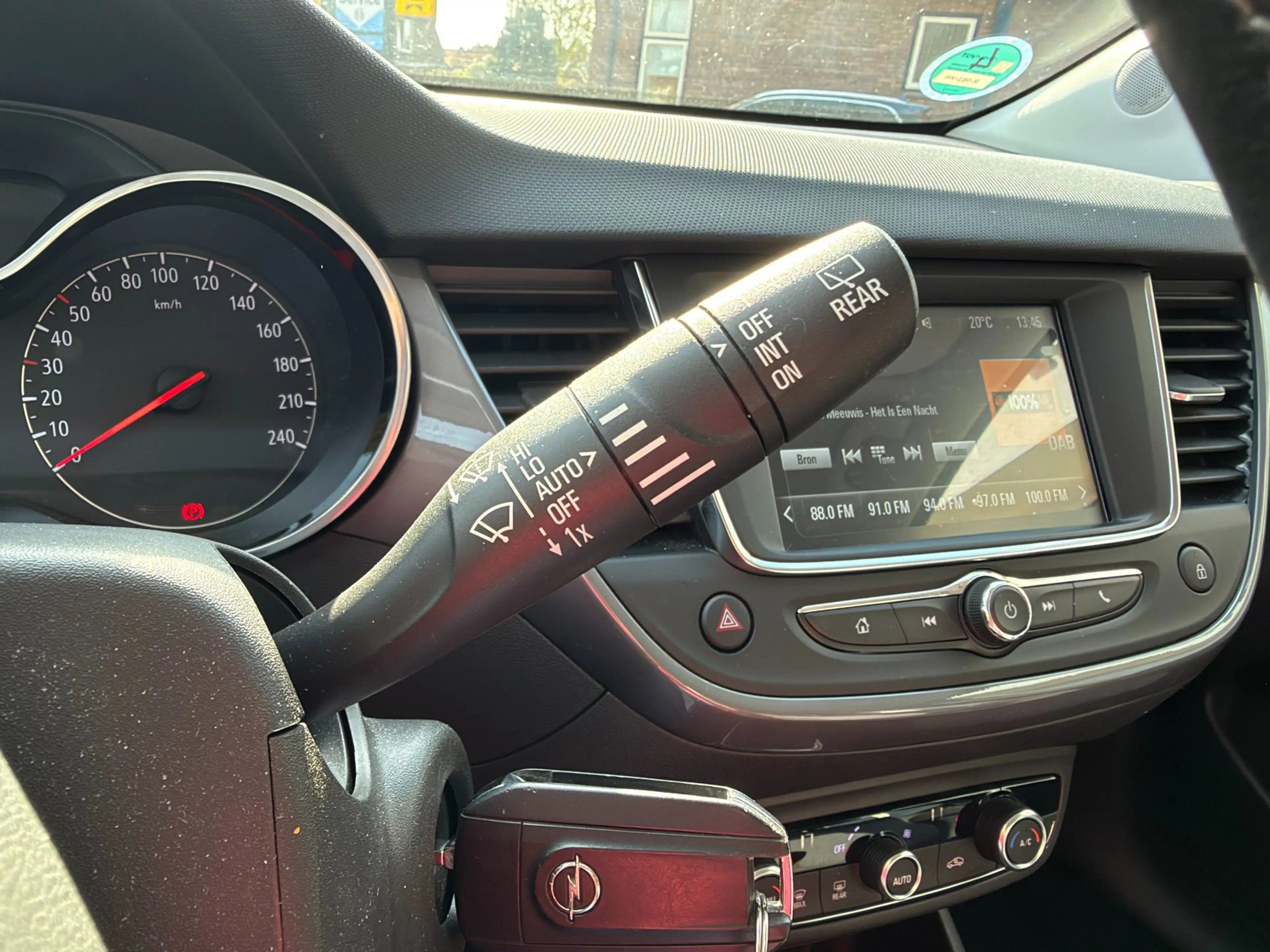 Opel Crossland 1.2 Turbo Elegance — photo 12