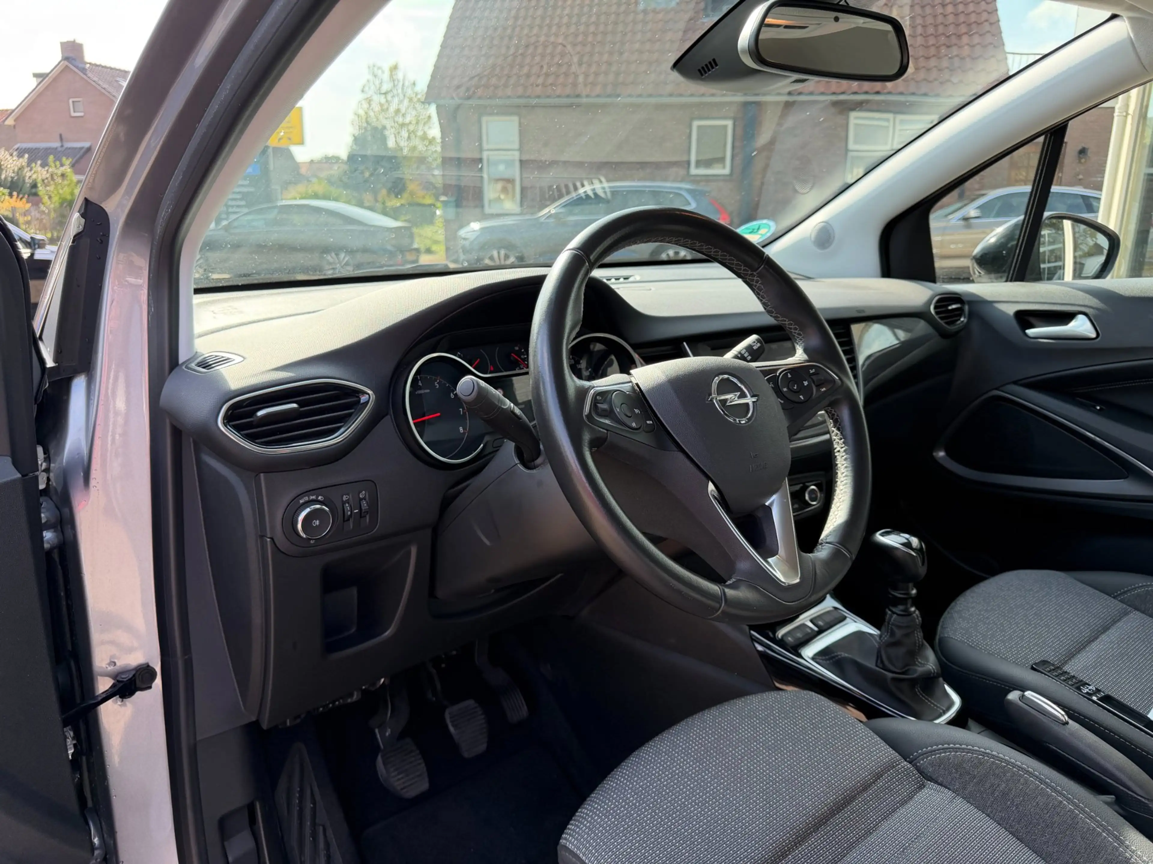 Opel Crossland 1.2 Turbo Elegance — photo 5