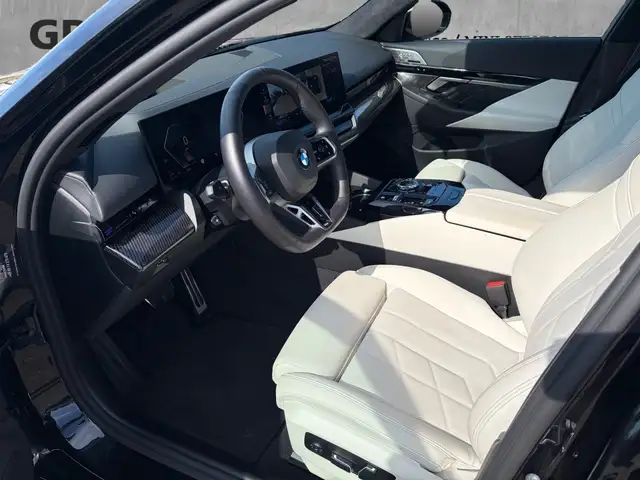 BMW M view 11
