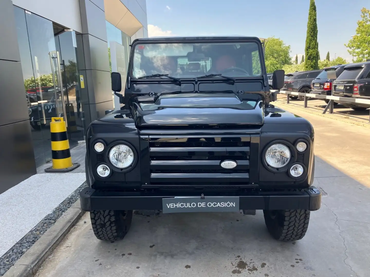 Land Rover Defender 110 SW E Negro - 2
