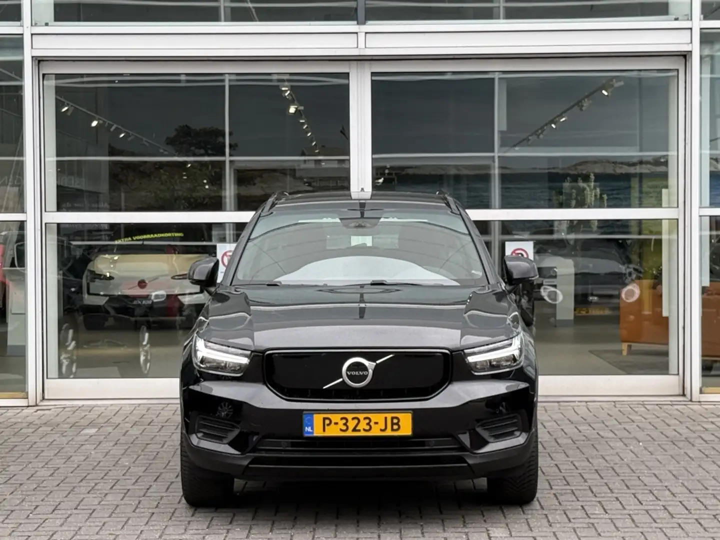 Volvo XC40 Recharge Twin Plus 409PK 1e eigenaar Nero - 2