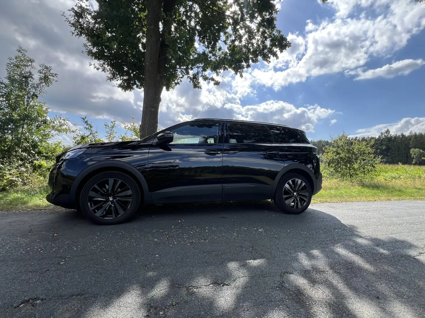 Peugeot 5008 GT Black pack 180 EAT8 +7- Sitzer AHK Black - 1