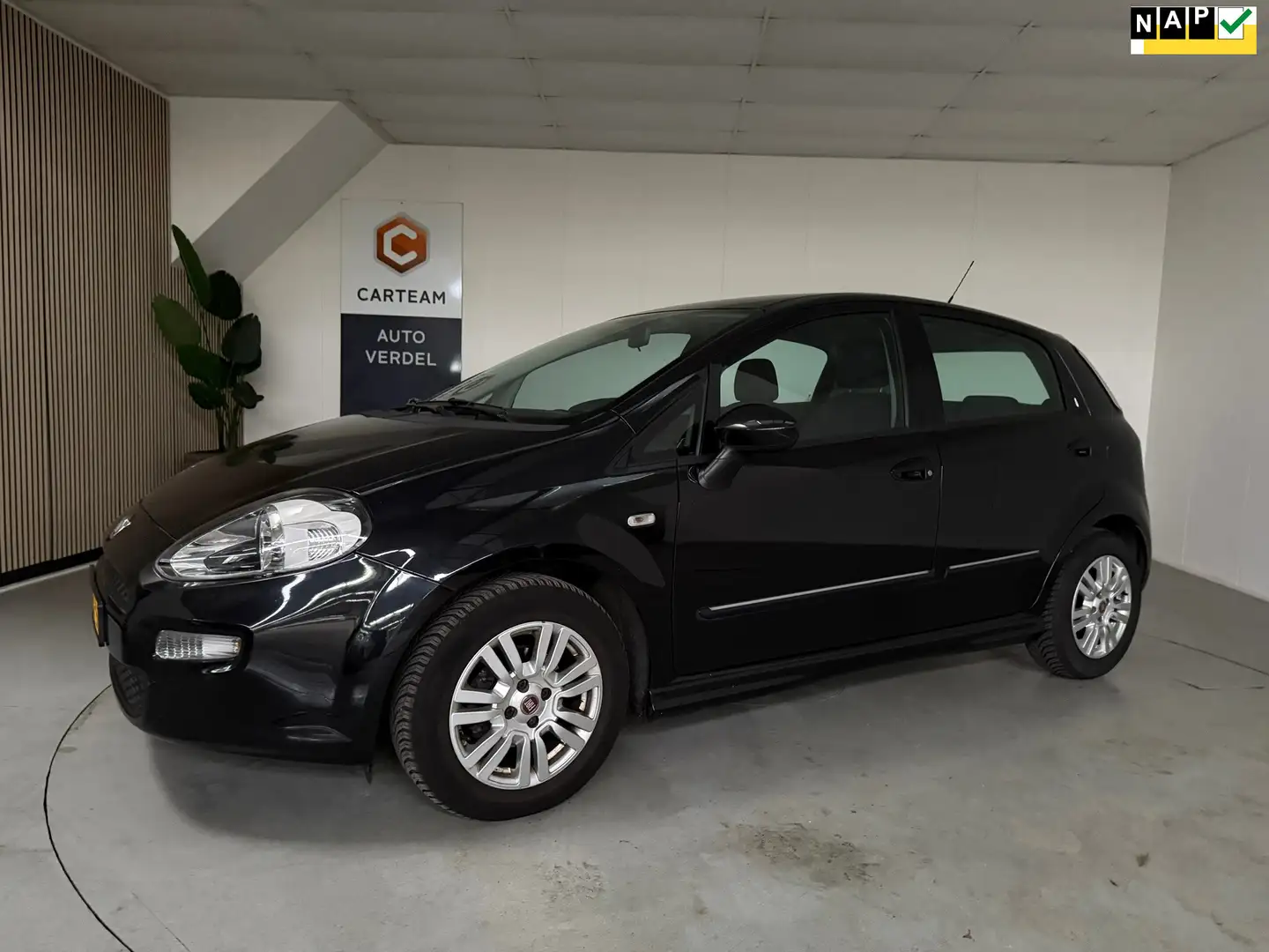 Fiat Punto Evo 0.9 TwinAir Street Airco, LMV, Trekhaak Noir - 1