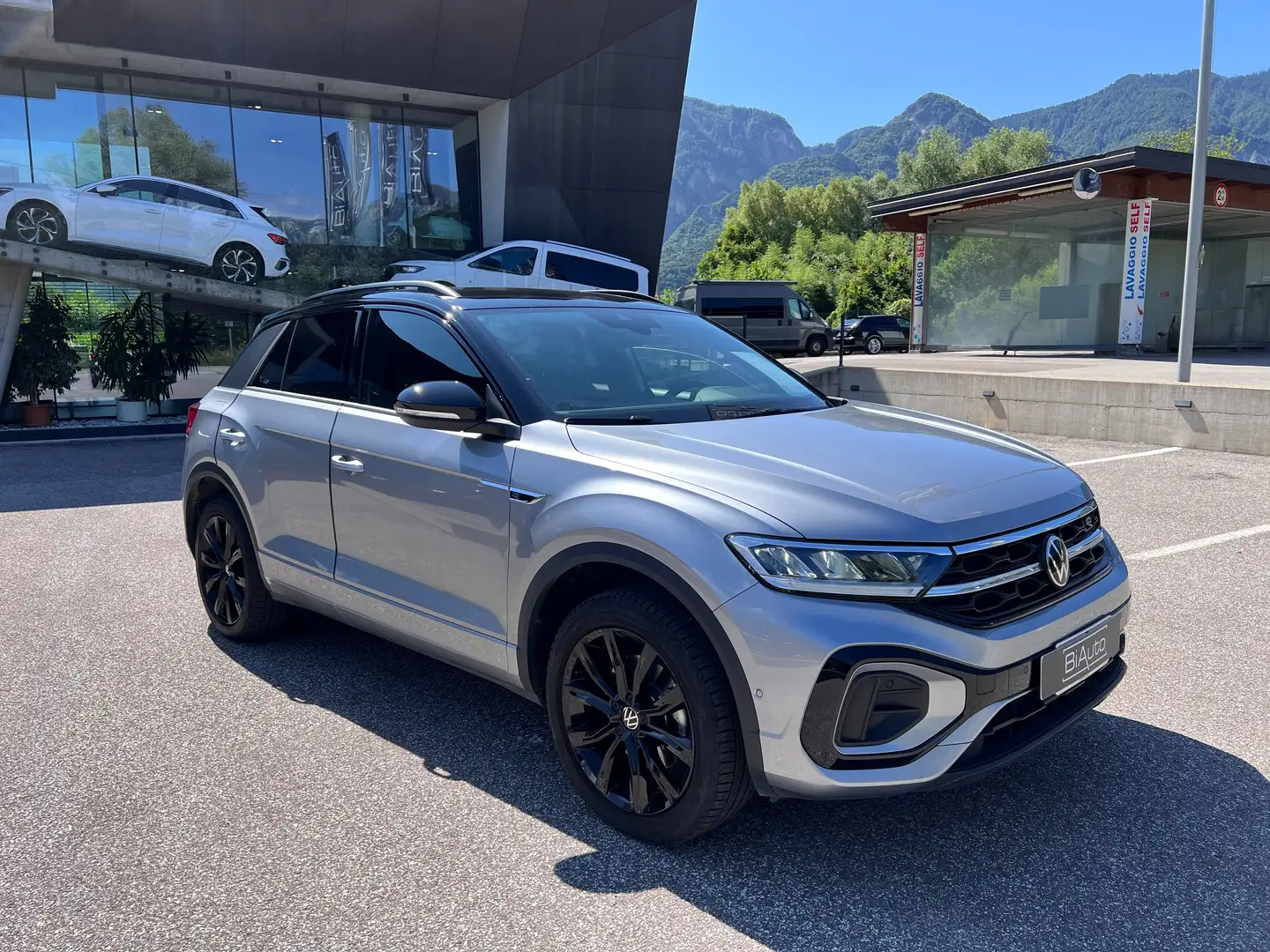 Volkswagen T-Roc 2.0 TDI R-LINE 4MOTION 150CV DSG Gris - 2