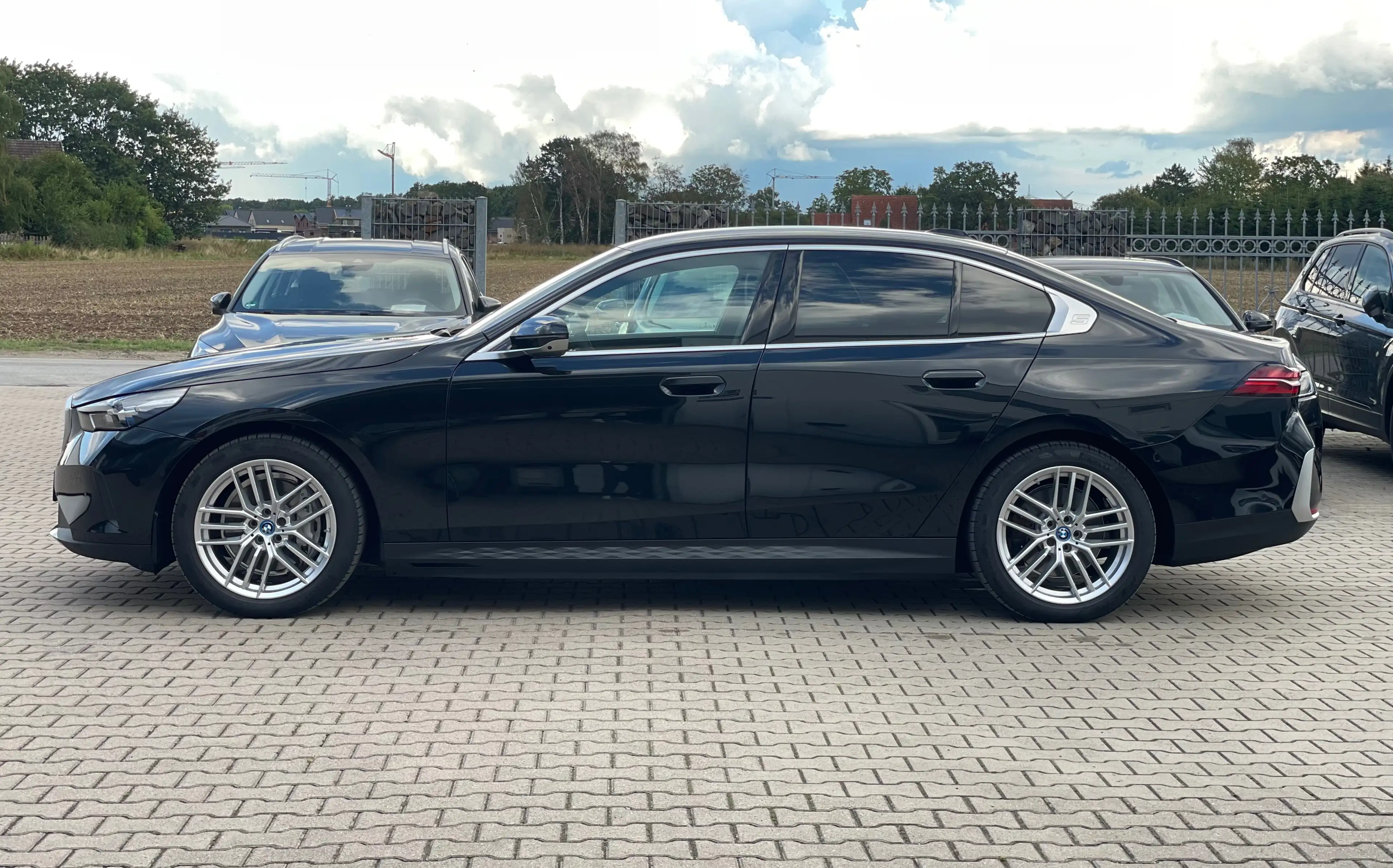 BMW i5 40 eDrive — photo 3
