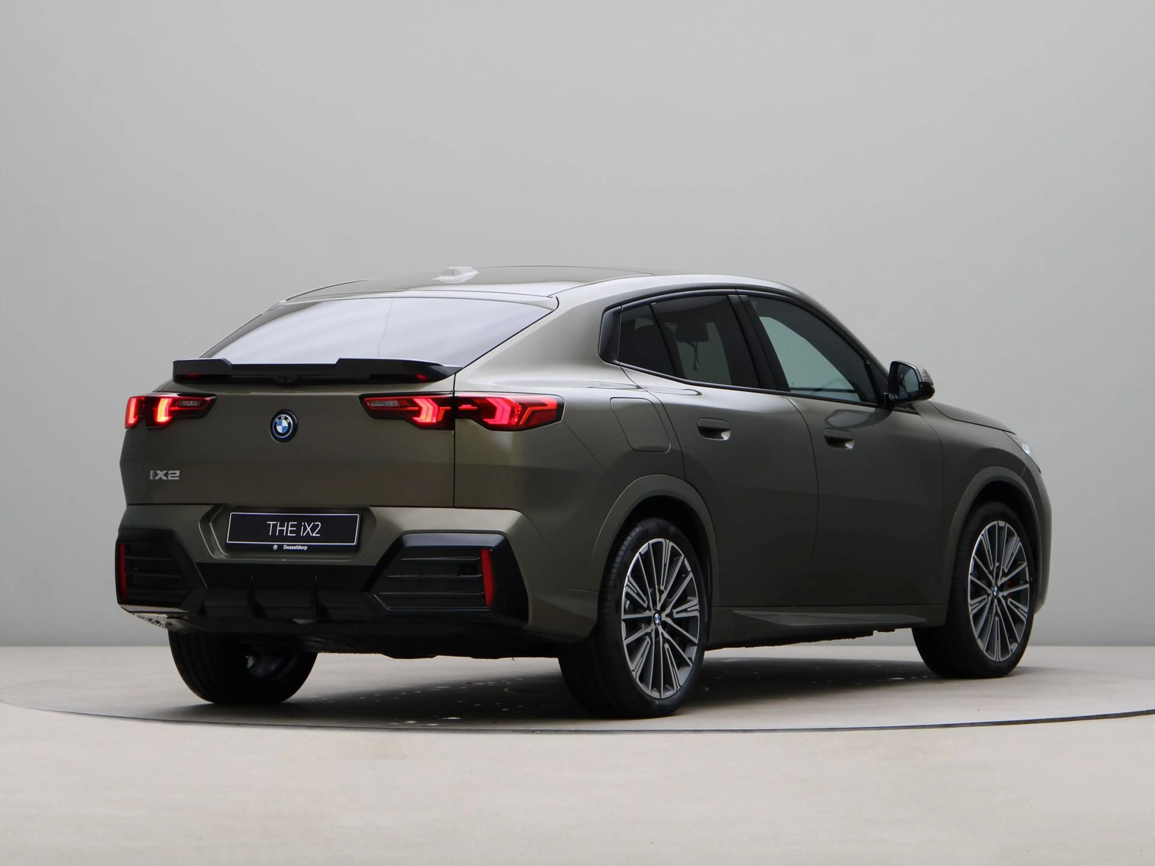 BMW iX2 xDrive30 67 kWh BRASS | M Sport Pro | Driving Assi — photo 8