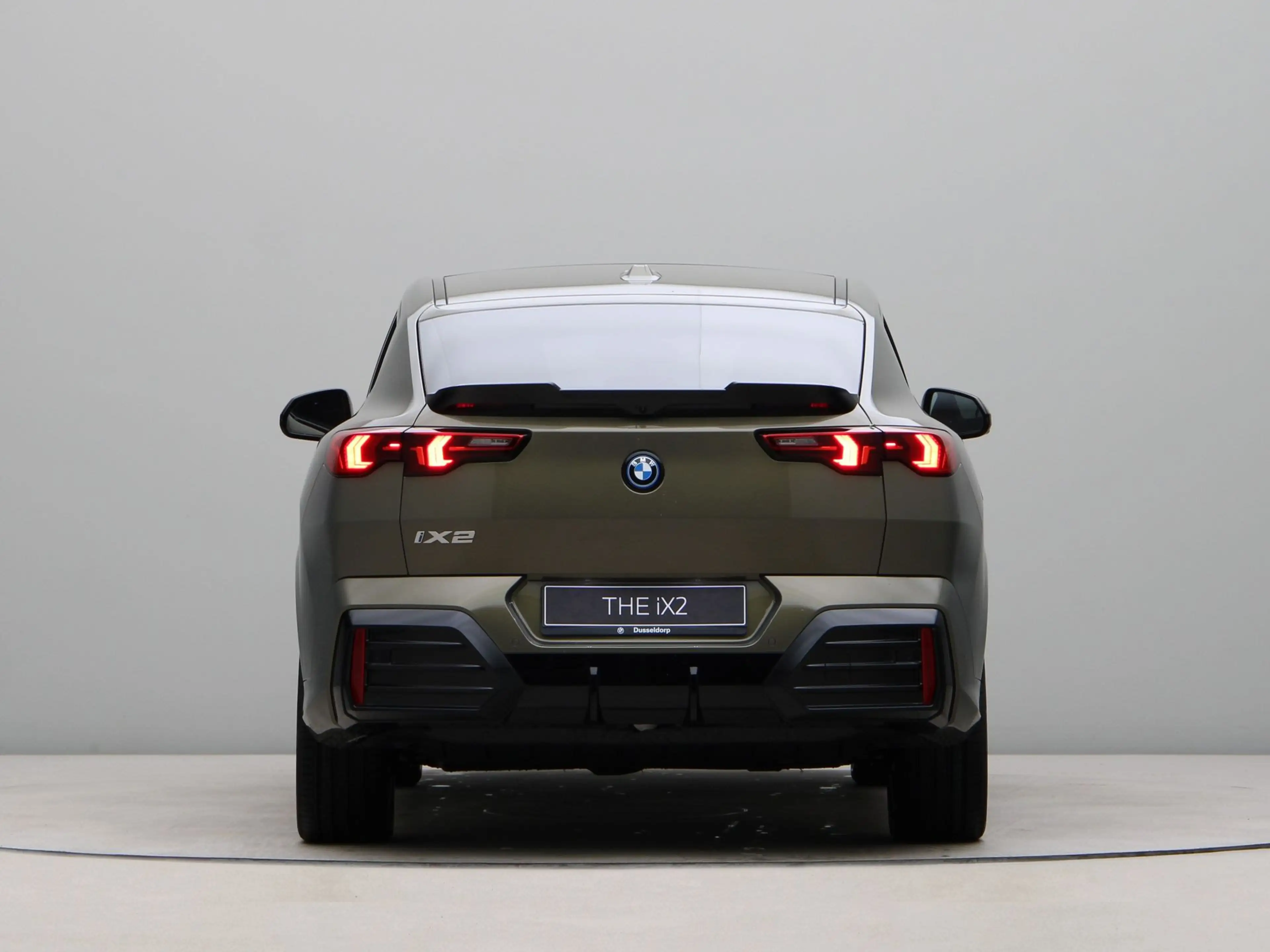 BMW iX2 xDrive30 67 kWh BRASS | M Sport Pro | Driving Assi — photo 9