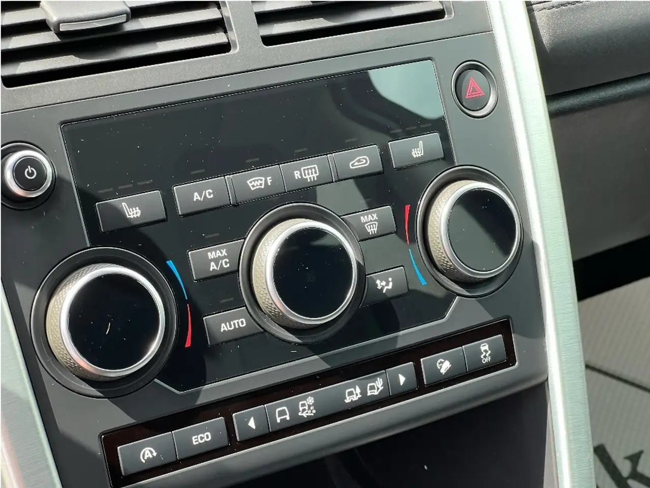 Land Rover Discovery Sport снимка Land Rover Discovery Sport