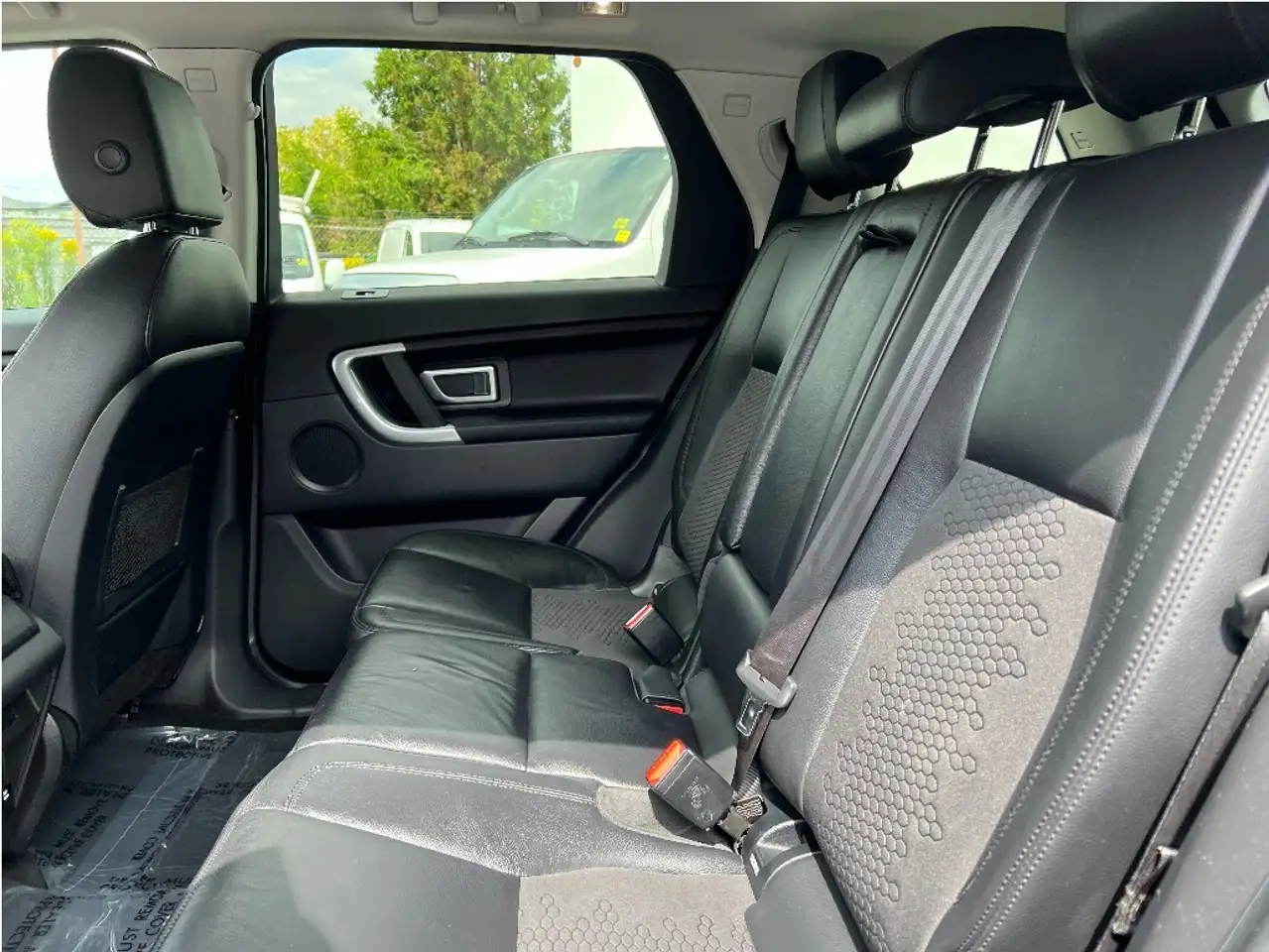 Land Rover Discovery Sport снимка Land Rover Discovery Sport