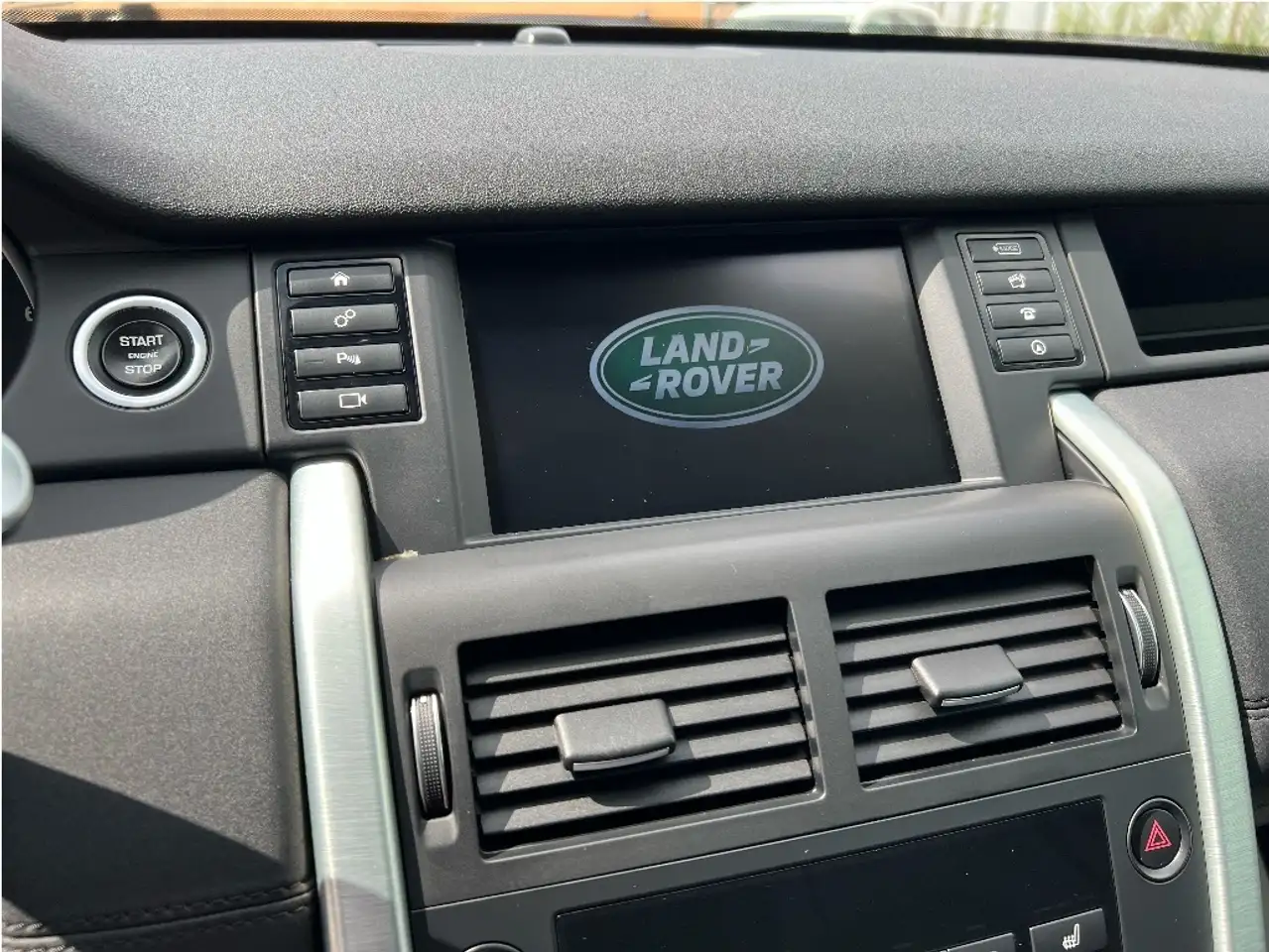 Land Rover Discovery Sport снимка Land Rover Discovery Sport