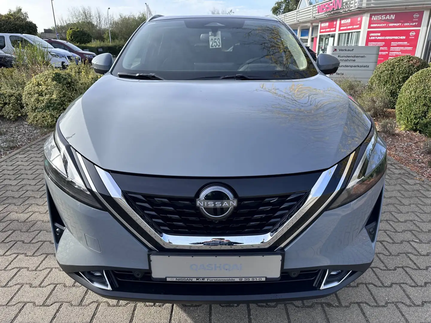 Nissan Qashqai 1.5VC-T e-POWER 190PS 4x2 N-Connecta Winter Design Gris - 2