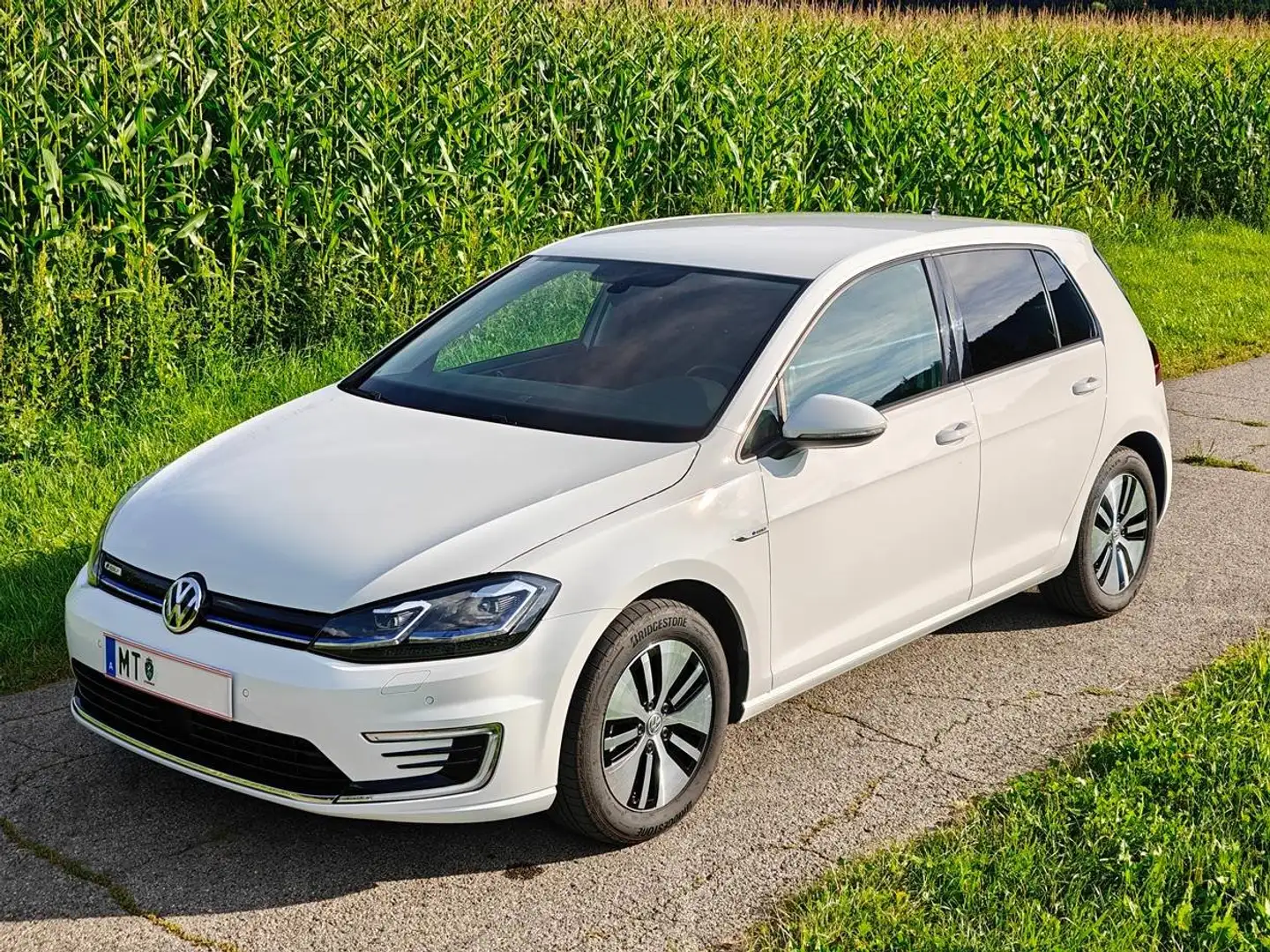 Volkswagen e-Golf e-Golf 35,8kWh (mit Batterie) Weiß - 1