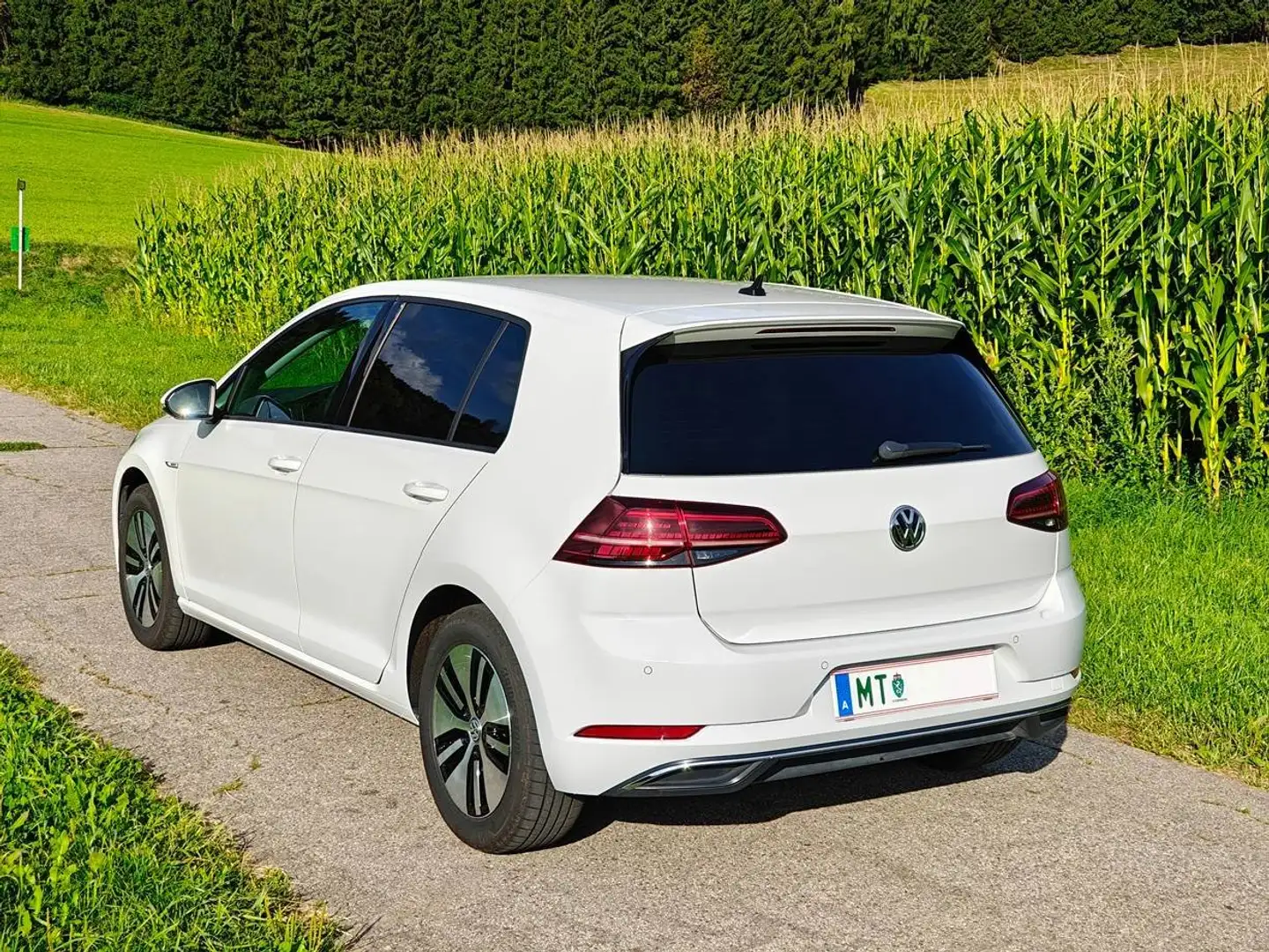 Volkswagen e-Golf e-Golf 35,8kWh (mit Batterie) Weiß - 2