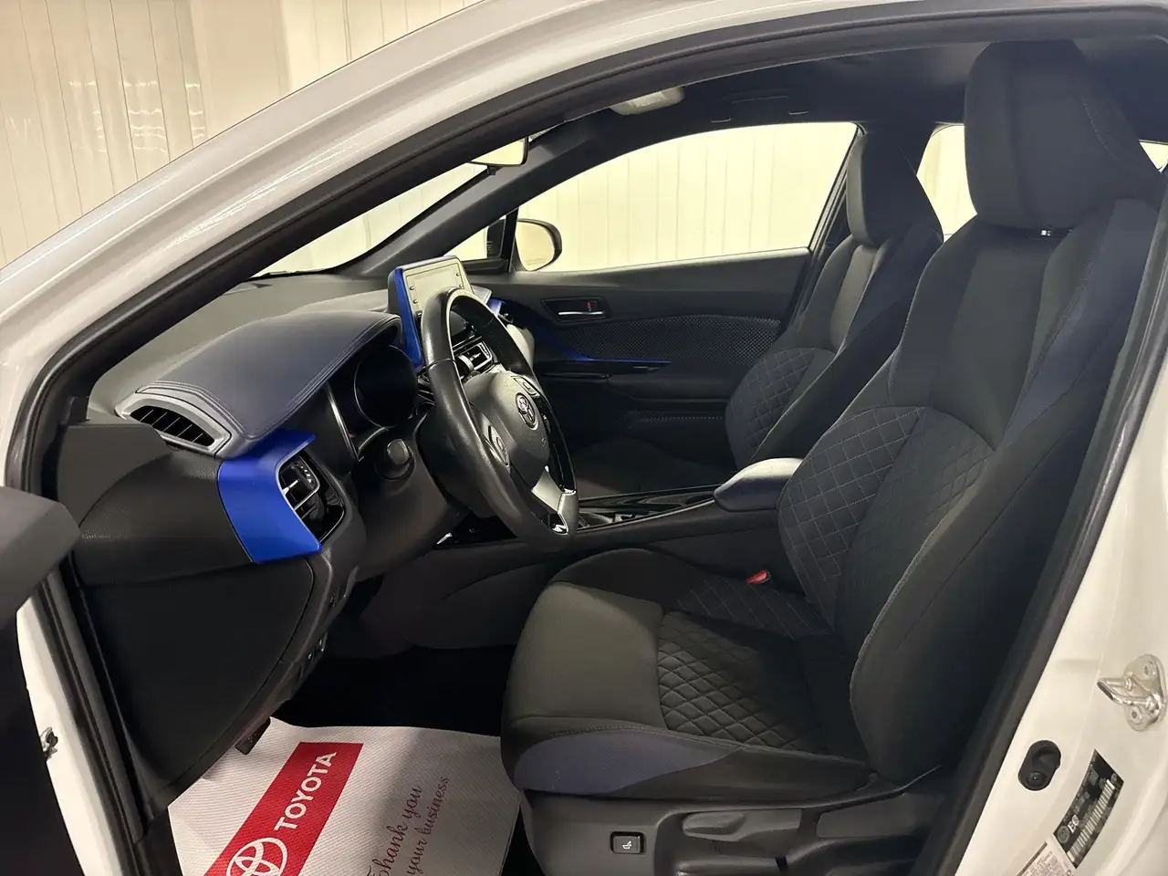 Toyota C-HR fotografie Toyota C-HR