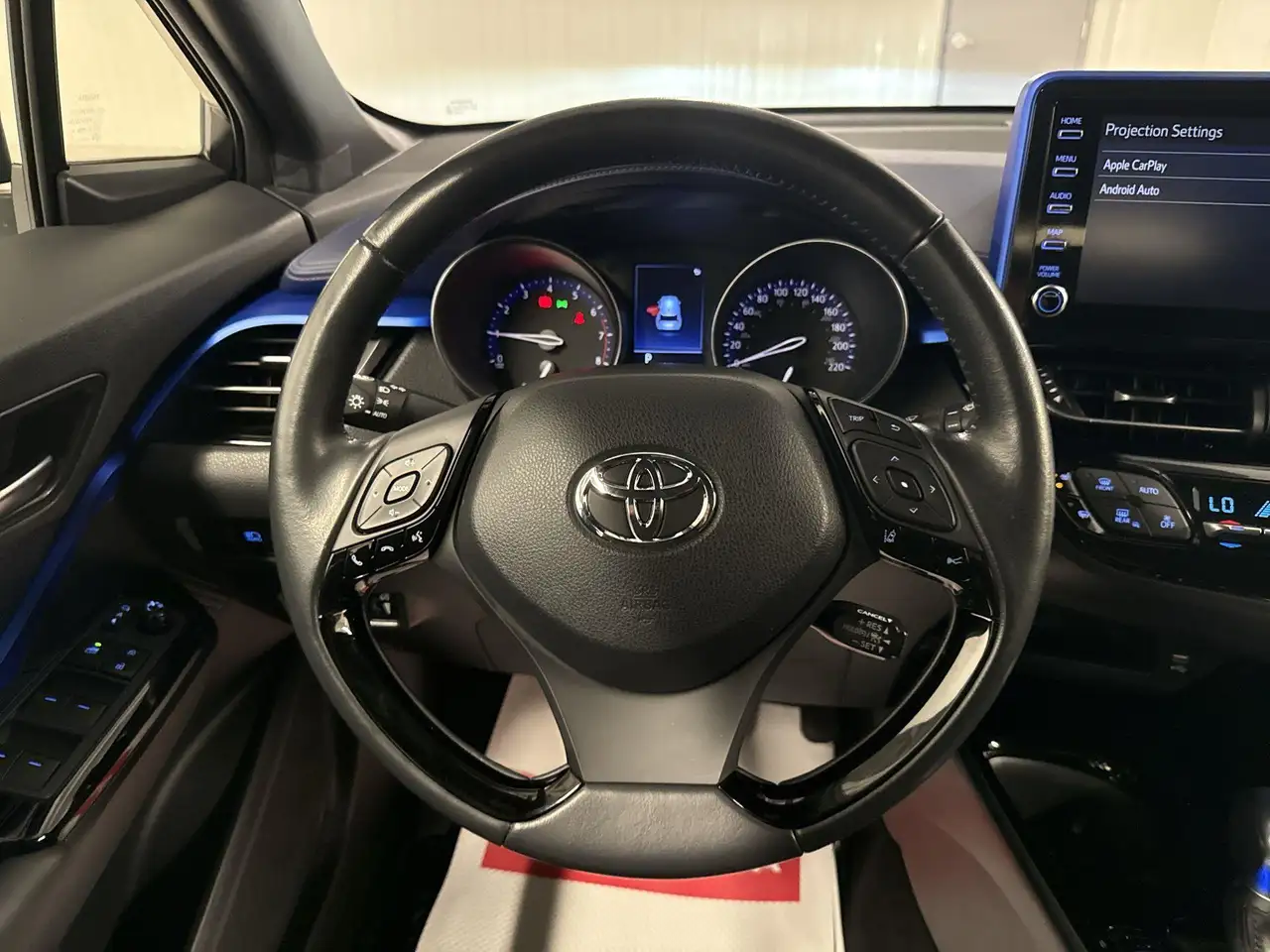 Toyota C-HR fotografie Toyota C-HR
