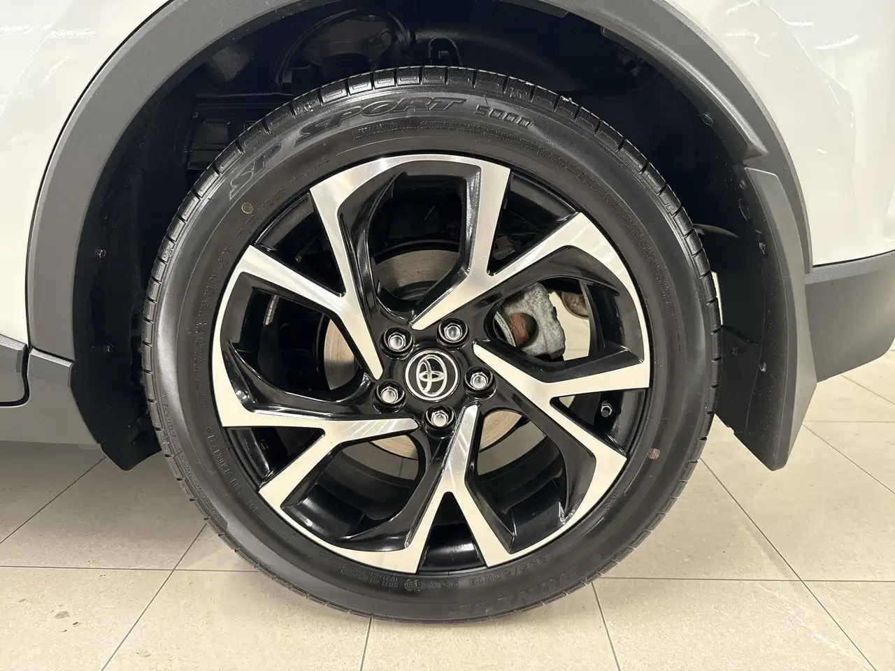 Toyota C-HR fotografie Toyota C-HR
