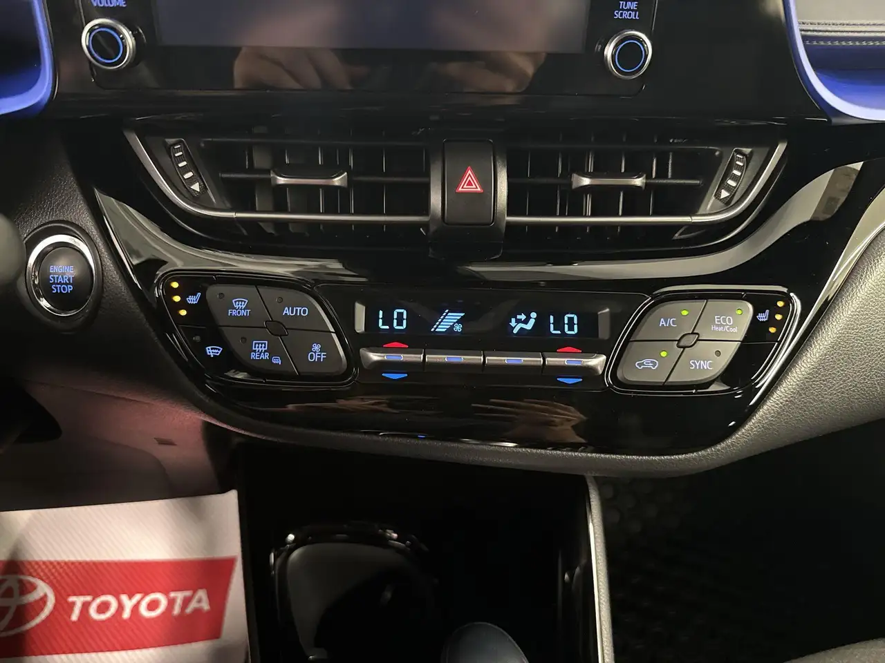 Toyota C-HR fotografie Toyota C-HR