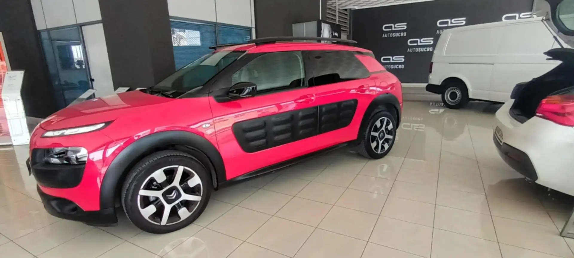 Citroen C4 Cactus Todoterreno Manual de 5 Puertas Rojo - 2