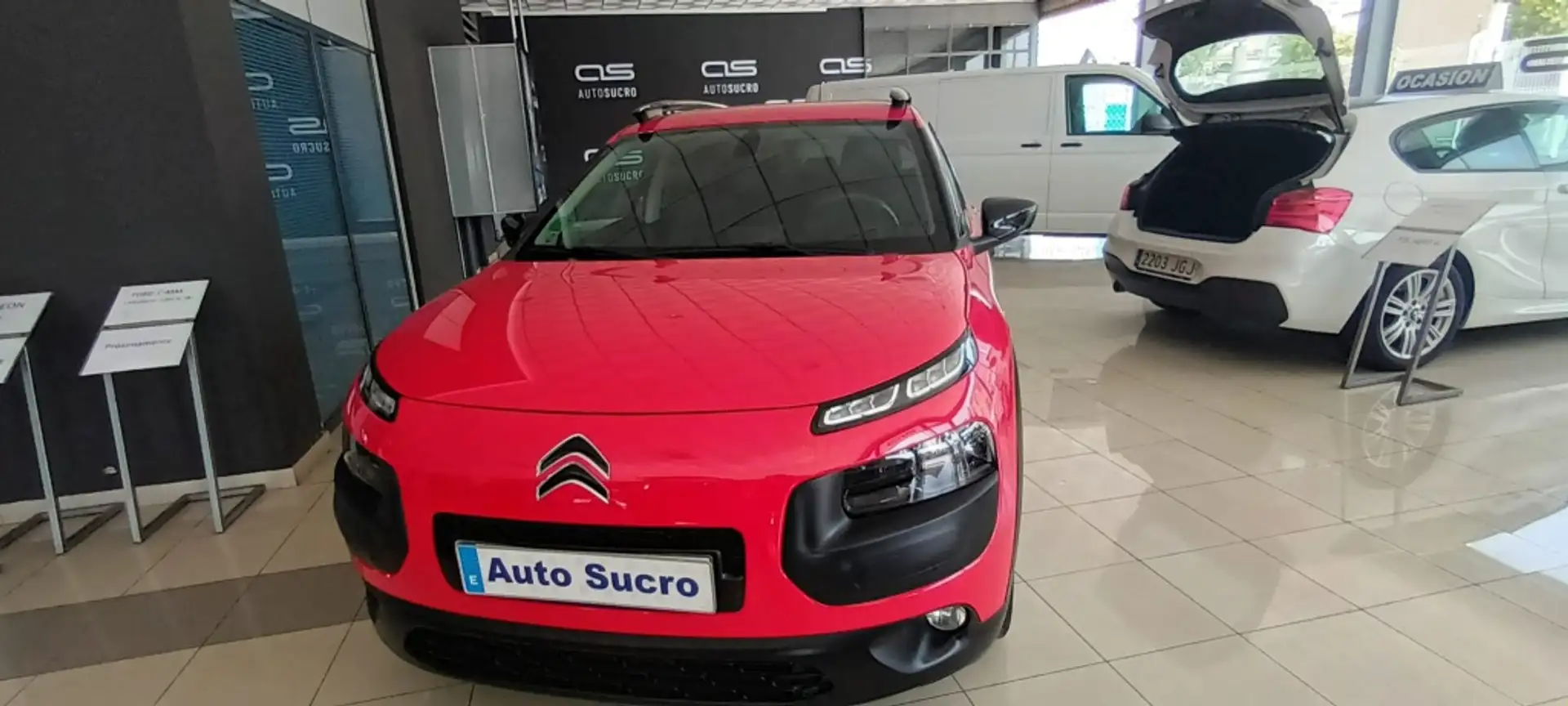 Citroen C4 Cactus Todoterreno Manual de 5 Puertas Rojo - 1