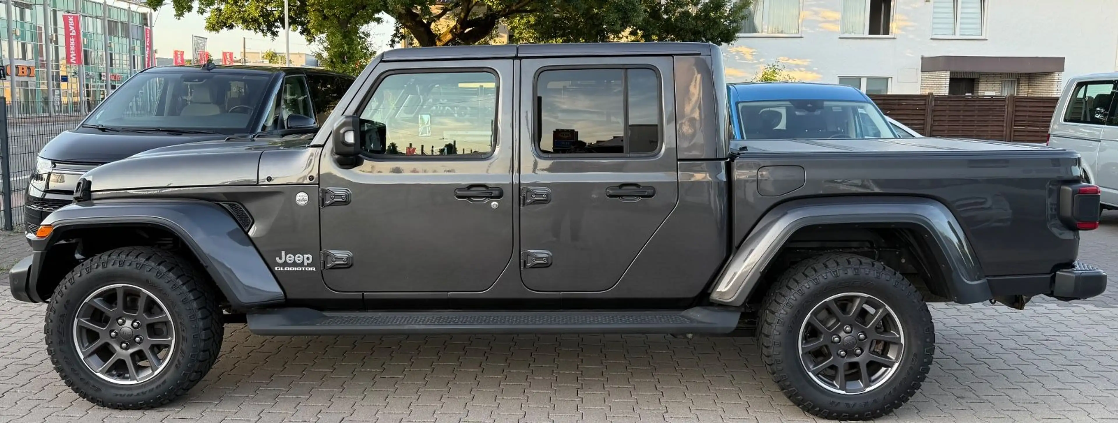 Jeep Gladiator Overland 4WD, LED,Navi,AHK,230Volt,ACC — photo 3