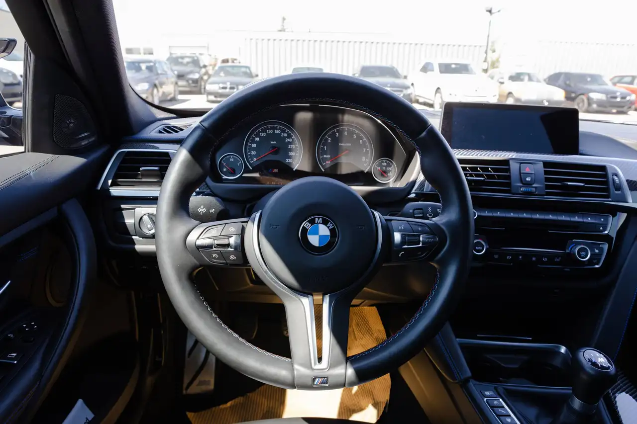 BMW M3 photo BMW M3