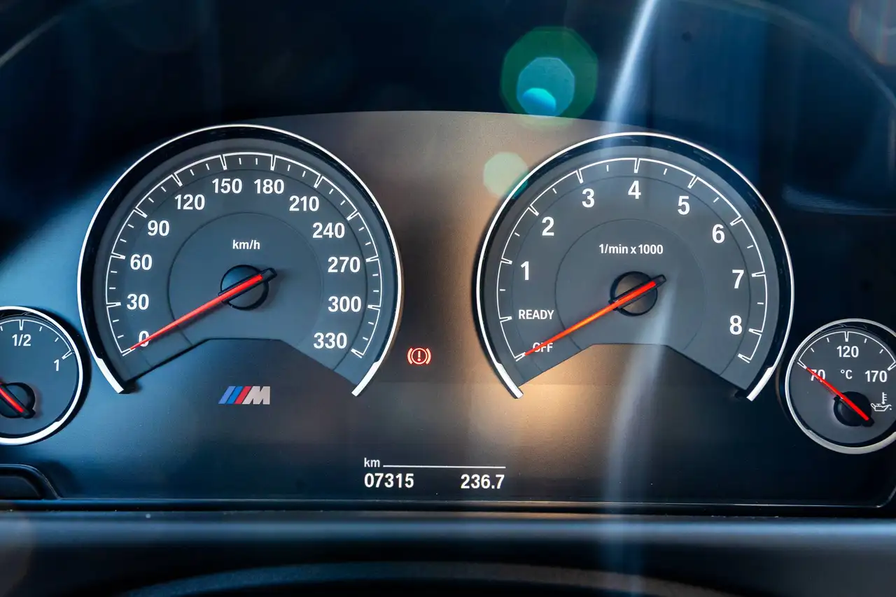 BMW M3 photo BMW M3
