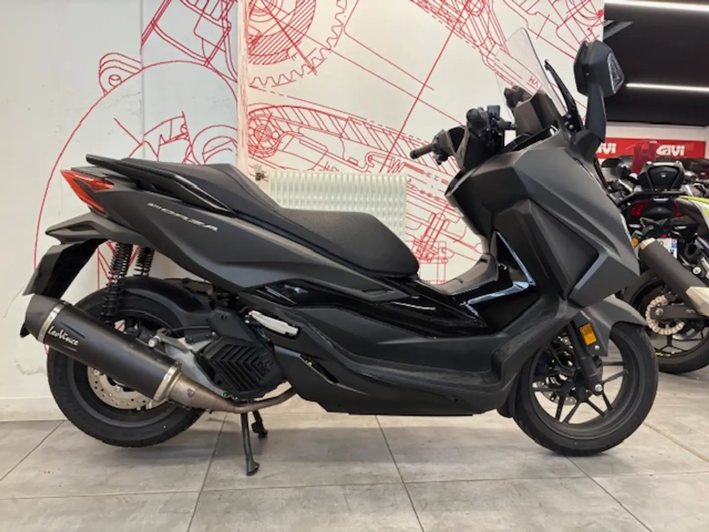 Honda Forza 125 Gri - 1