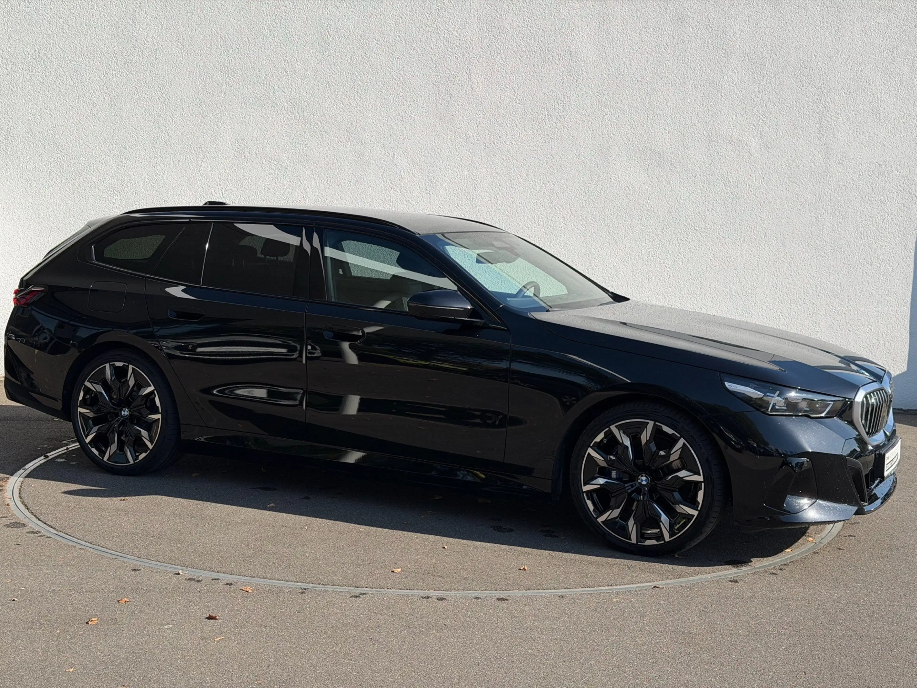 BMW 550 e xDrive Touring M SPORT+PA PROF+LM21+PANO — photo 4
