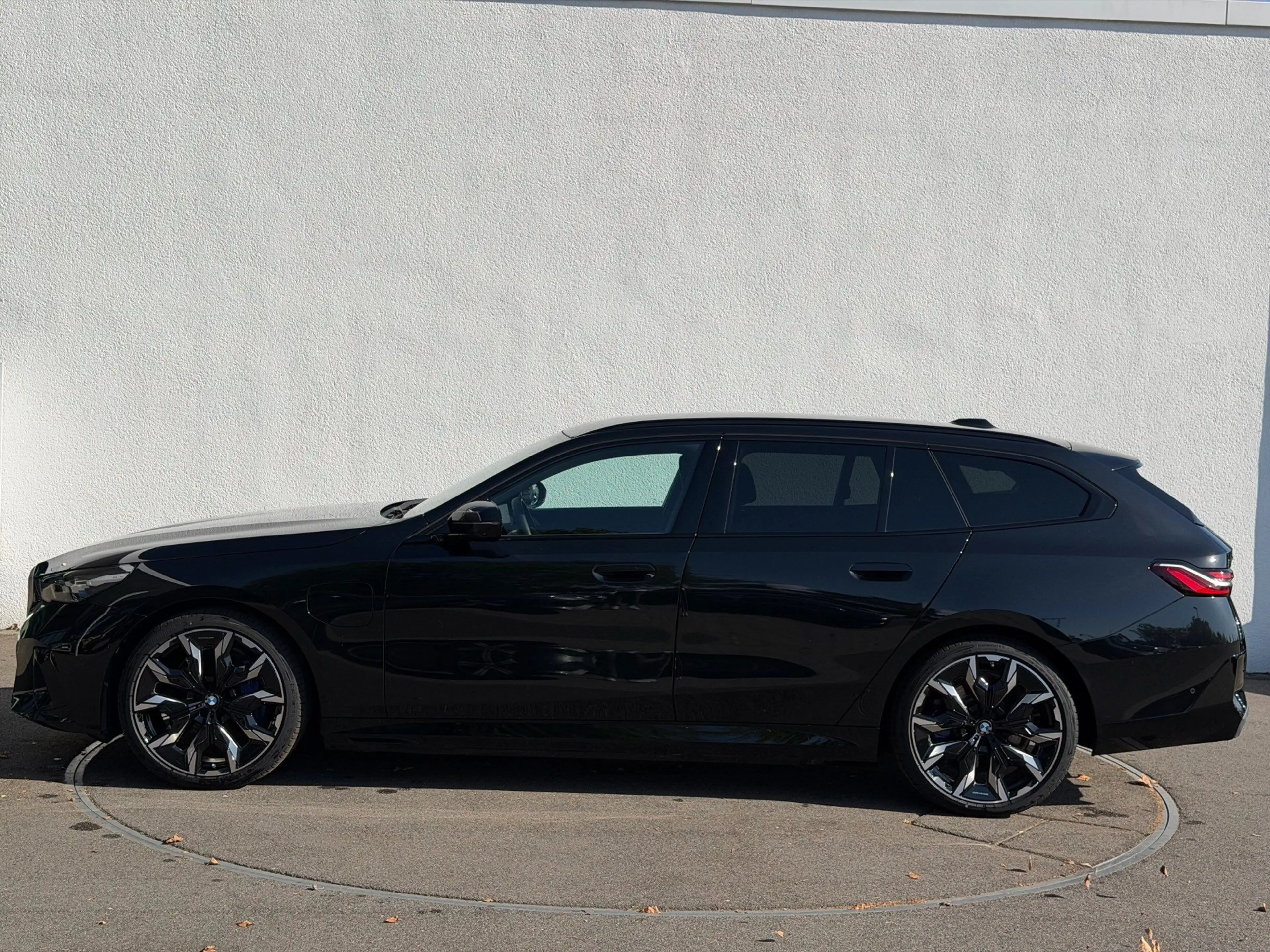 BMW 550 e xDrive Touring M SPORT+PA PROF+LM21+PANO — photo 9