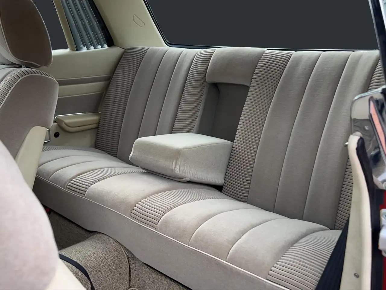Mercedes-Benz 350 SLC Metallic*Klima*1 Hand*4275 Km*zustand 2+, foto 11